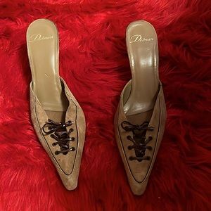 Stricking Suede Mule